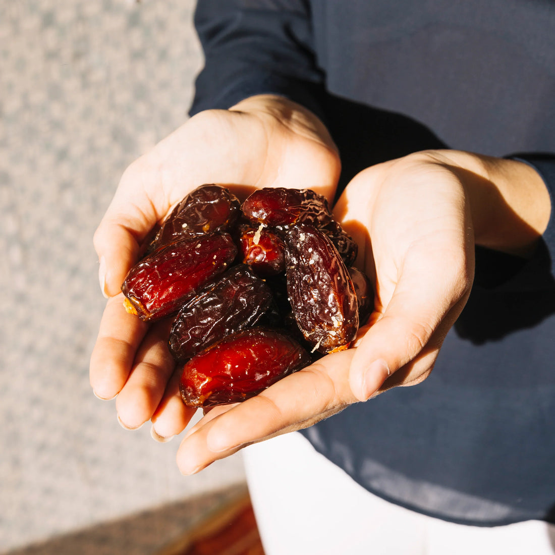 Health Benefits of Eating Dates (Khajoor) in Winter – EAT Anytime
