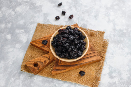 Unlocking the Marvellous Benefits of Black Raisins for Women